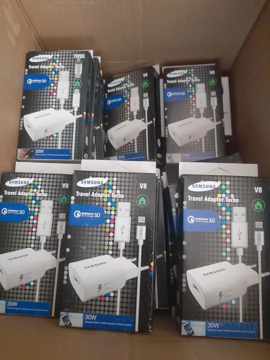 Vende Se Carregadores Da Samsung Tip C E V8 30W.