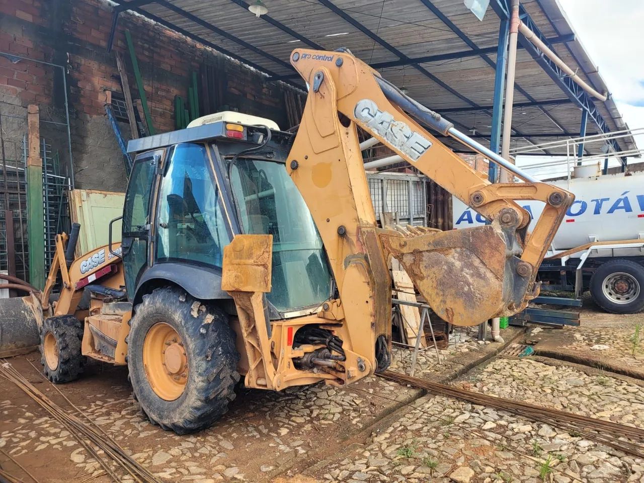 Retroescavadeira CASE - Pronta para o trabalho! - Foto 4