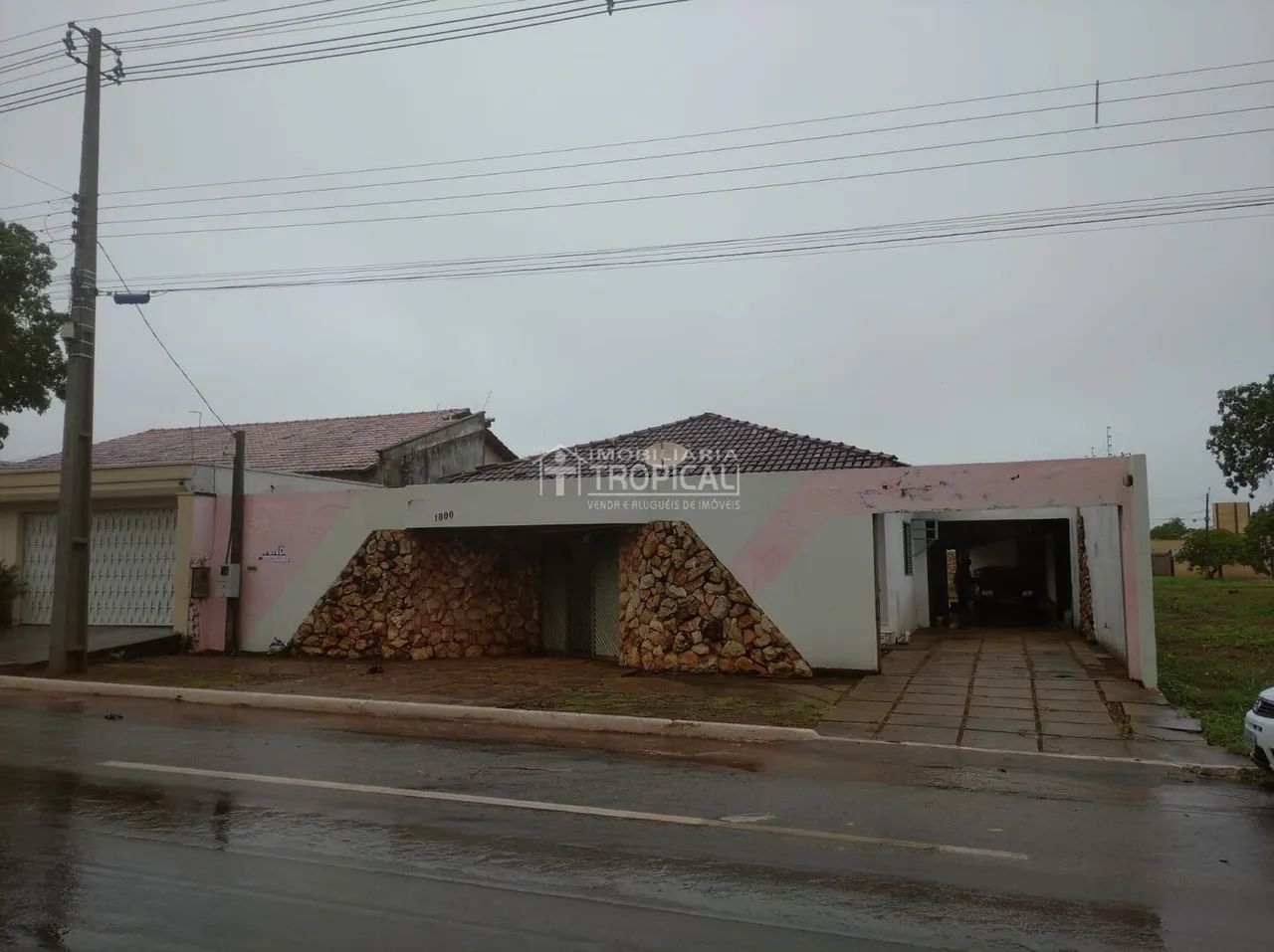 Casa setor aeroporto em frente a igreja Imaculada Conceição. Porto Nacional TO