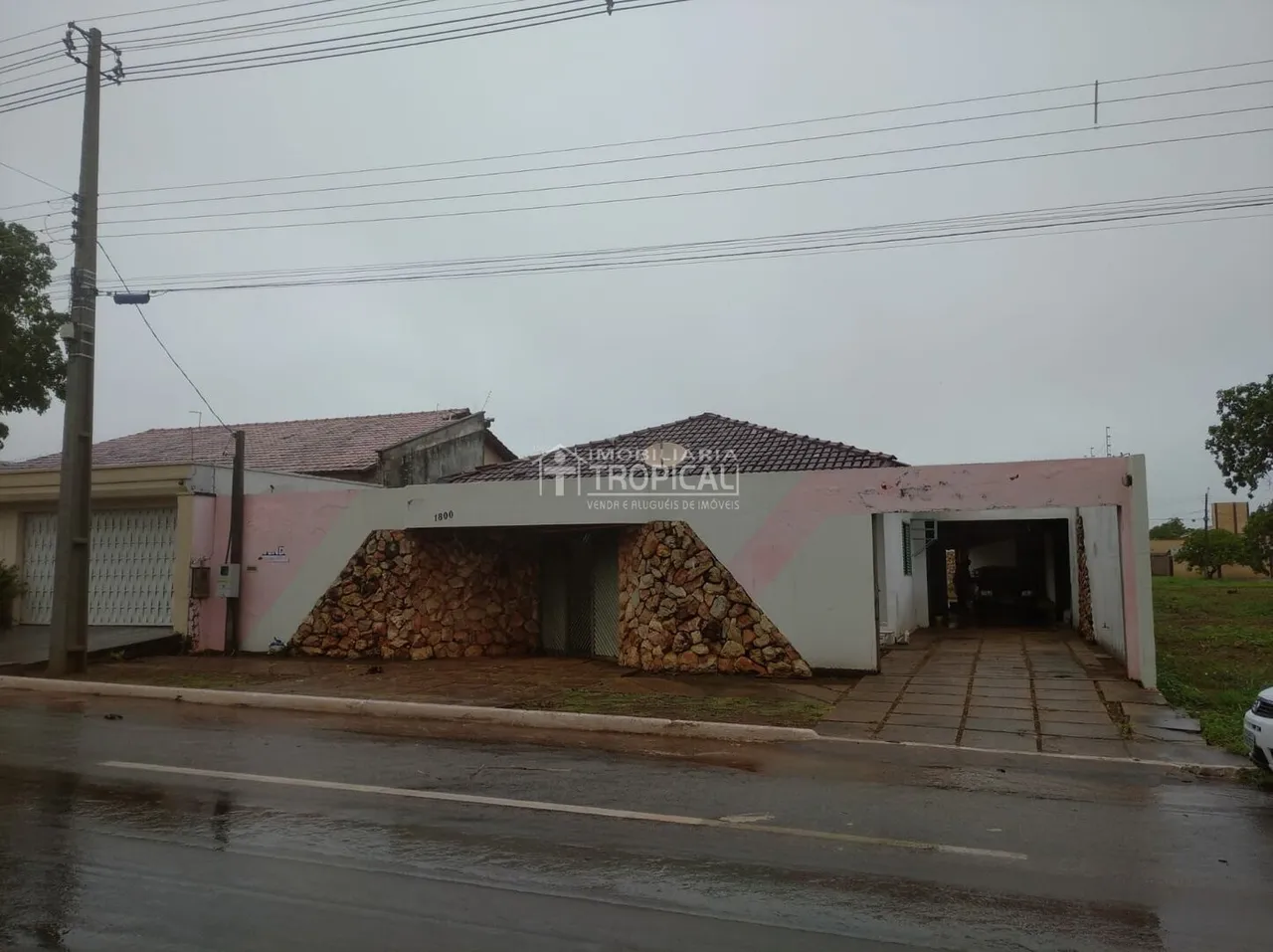 Casa setor aeroporto em frente a igreja Imaculada Conceição. Porto Nacional TO