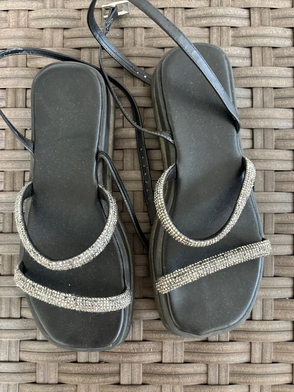 Sandálias Femininas Pretas com Strass T 36