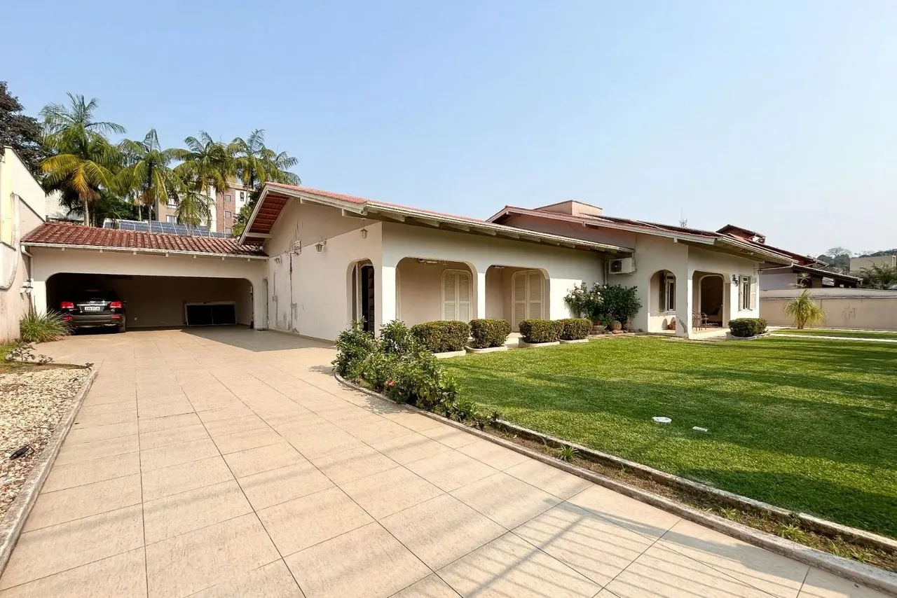 Casa com 3 dormitórios à venda, 320 m² por R$ 1.800.000,00 - Escola Agrícola - Blumenau/SC