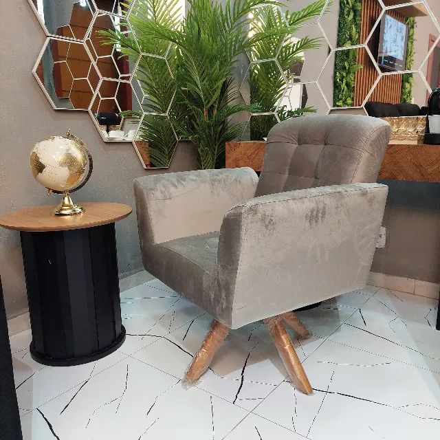 Poltrona Giratória Com Pés em Madeira Maciça - Comprou Chegou  - Foto 2