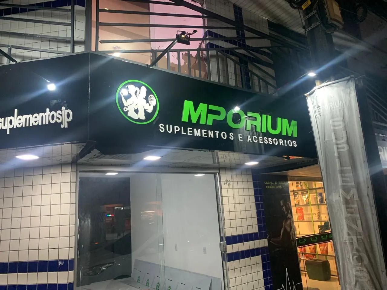 FACHADAS DE LOJA EM ACM  - Foto 4