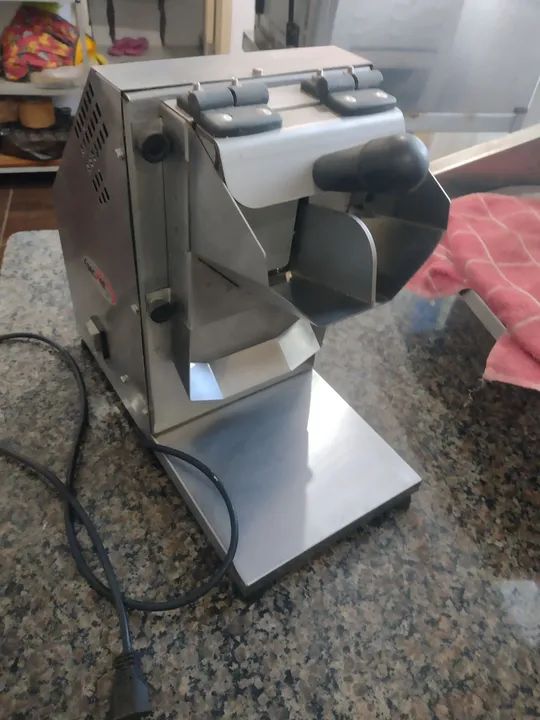 Ralador de côco, queijo, aipim e etc ..