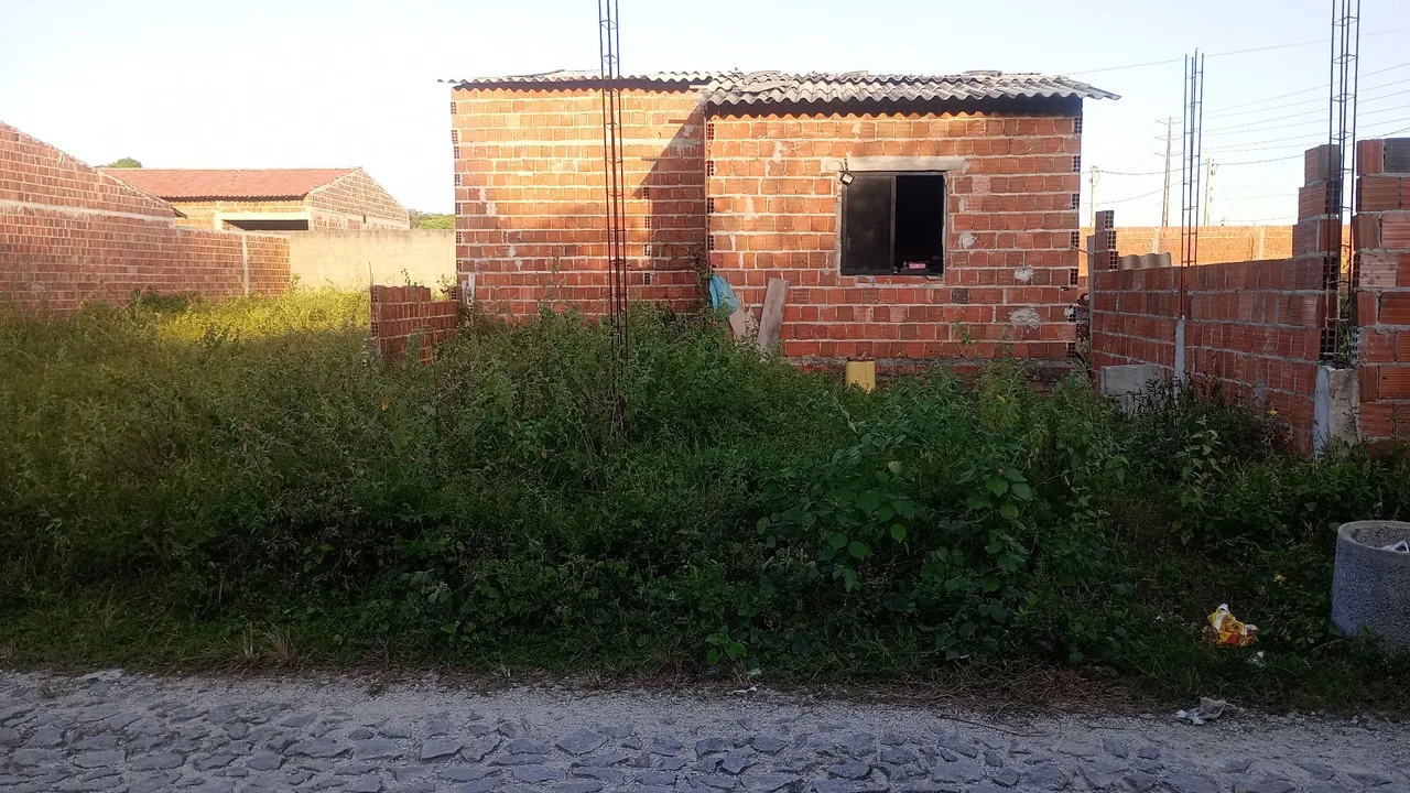 Casa com terreno de 8m fre 16 fun