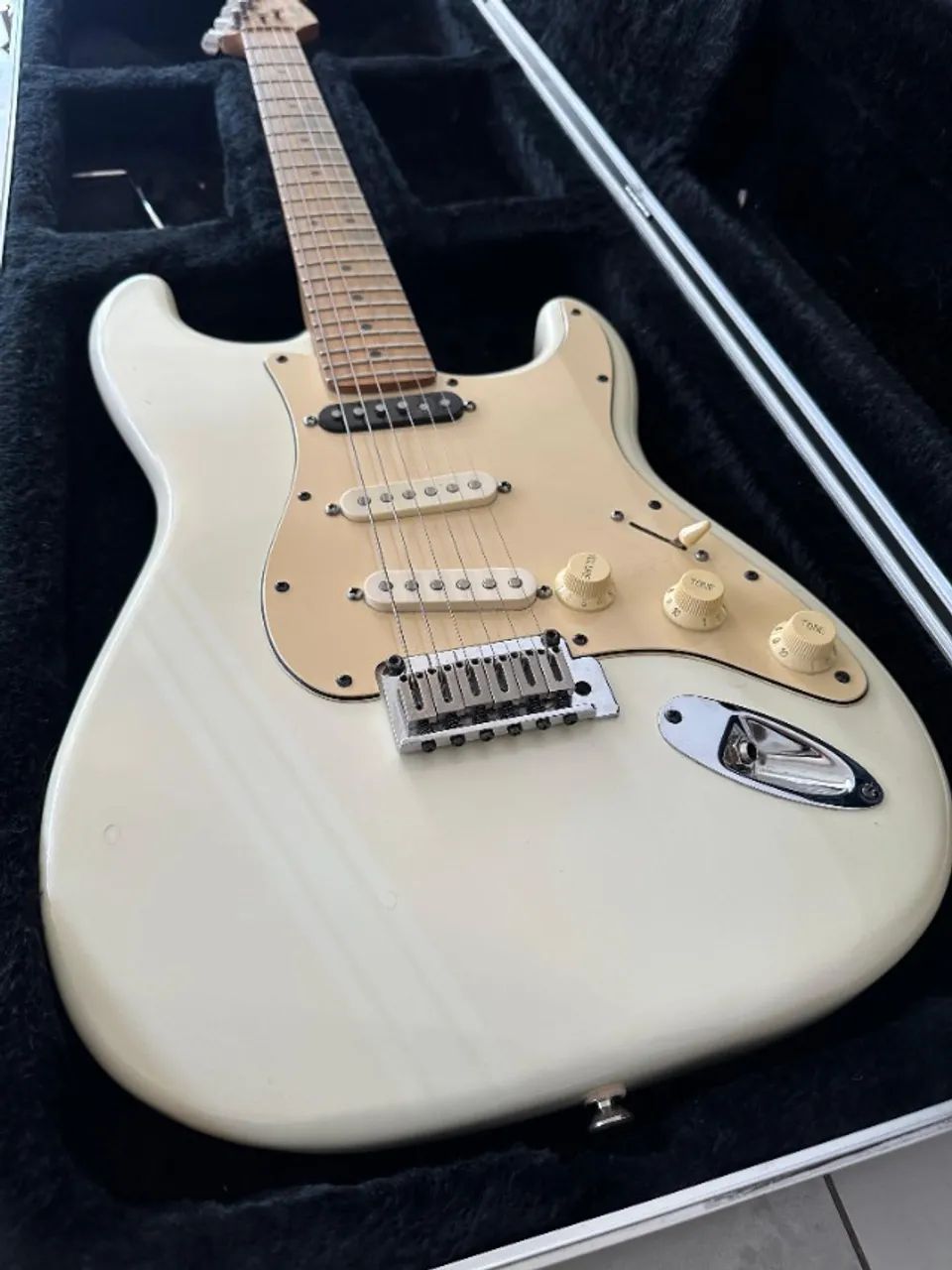 Guitarra Squier Deluxe com upgrades - Foto 3