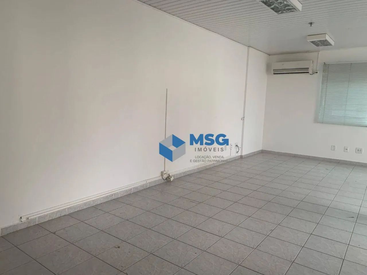 Sala Ampla Próximo ao Metrô Saúde, Rua Tranquila, Valor Imbatível - Foto 3