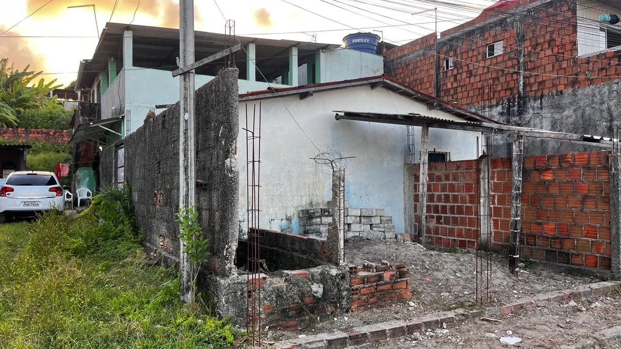 Vendo ou troco casa em boa localização com calcamento  - Foto 2