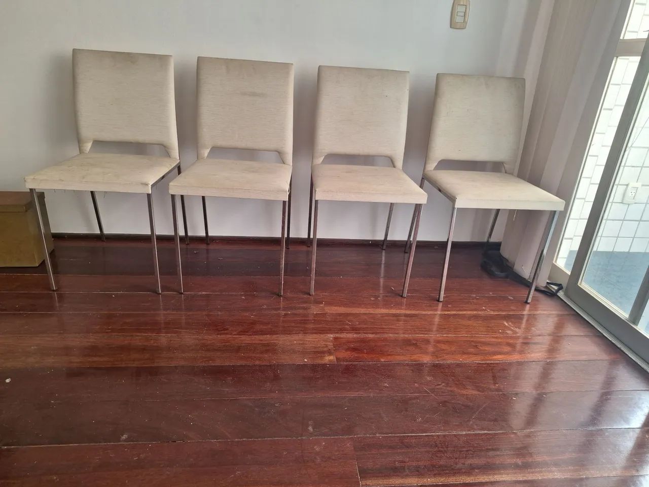 Cadeiras com estrutura em inox. - Foto 3