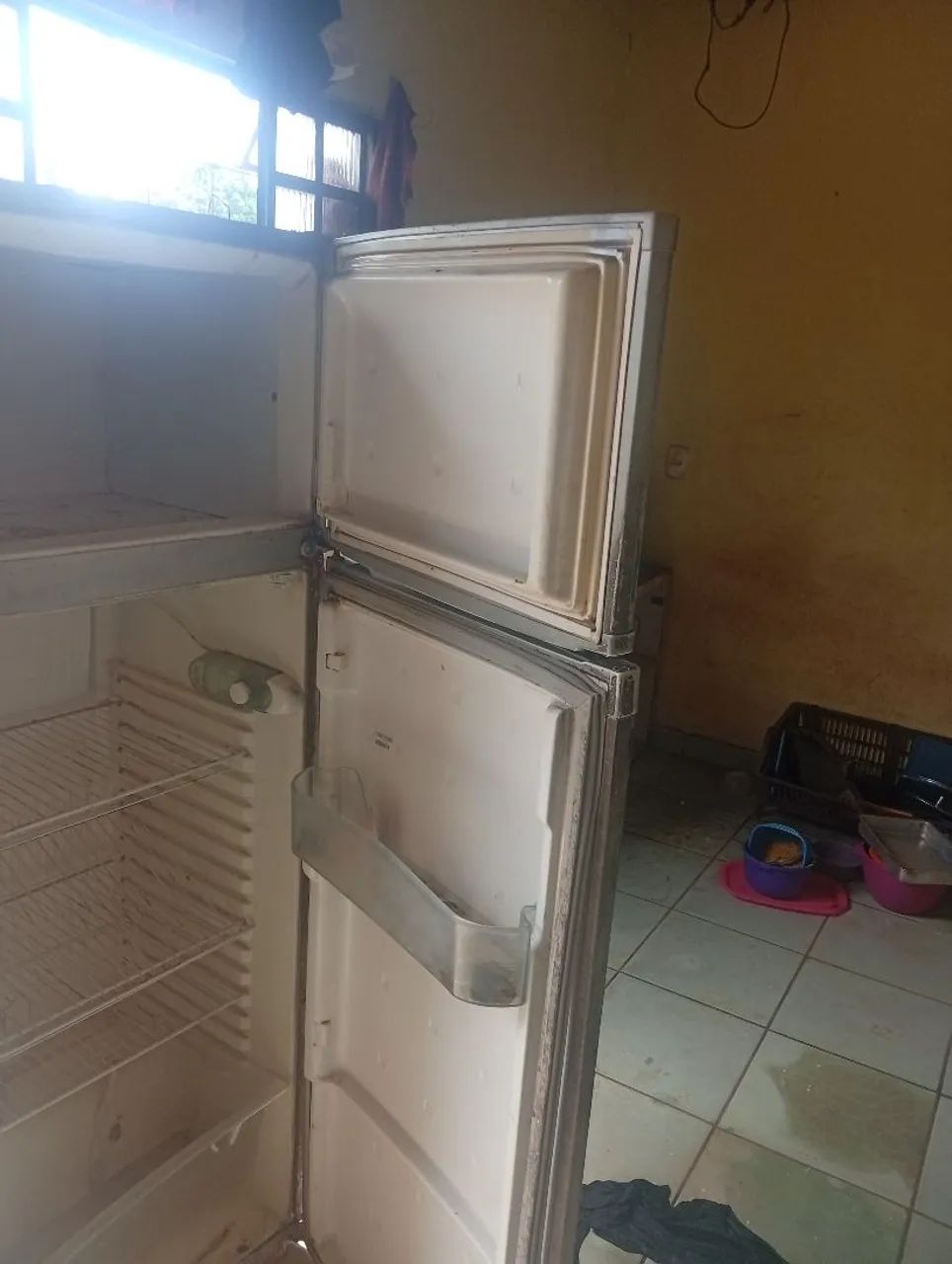 Geladeira gelo seco 2 porta 
