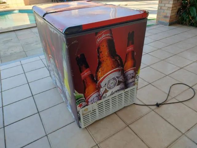 Freezer horizontal ESMALTEC 300 litros