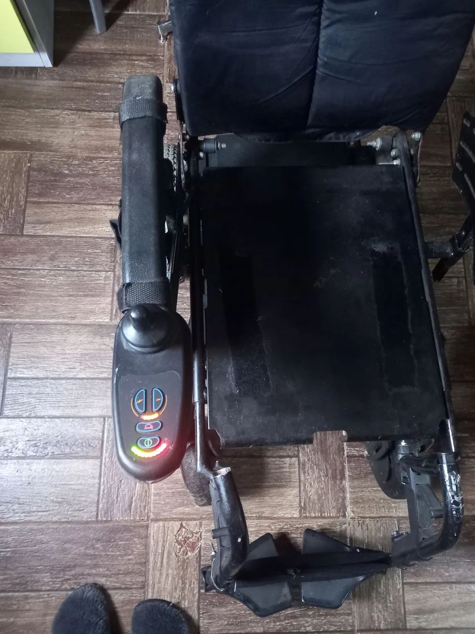 Cadeira de rodas motorizada  - Foto 4