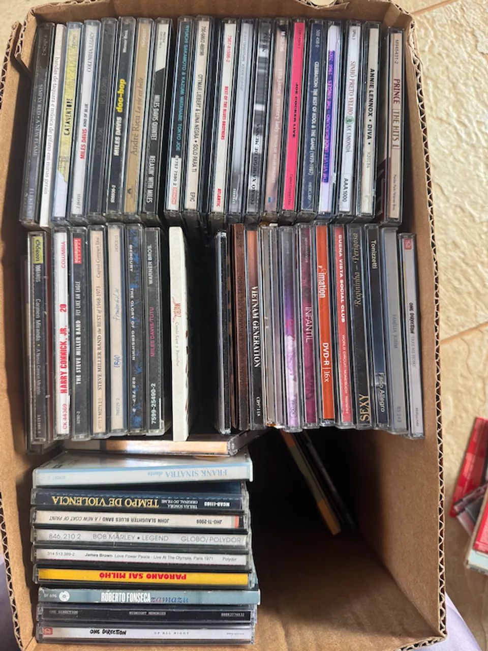 Caixa com aproximadamente 60 CDS - Jazz, Brasileira, Classica, Pop. - Foto 3