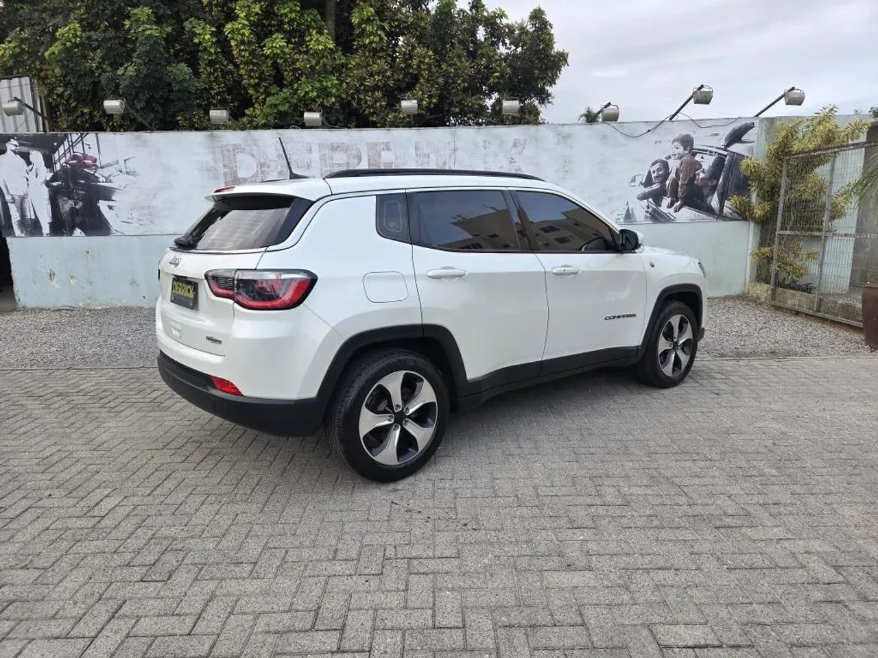 Jeep Compass Longitude 2.0 4X2 Flex 16V Aut. 2017 - Foto 2