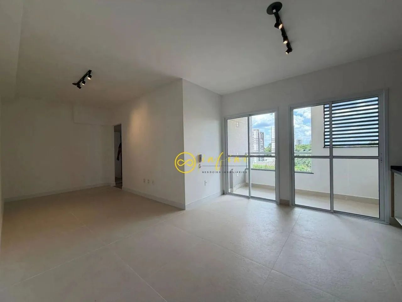 Apartamento com 3 Quartos, sendo 1 Suíte para alugar, 67 m² por R$ 3.100/mês - Condomínio  - Foto 2