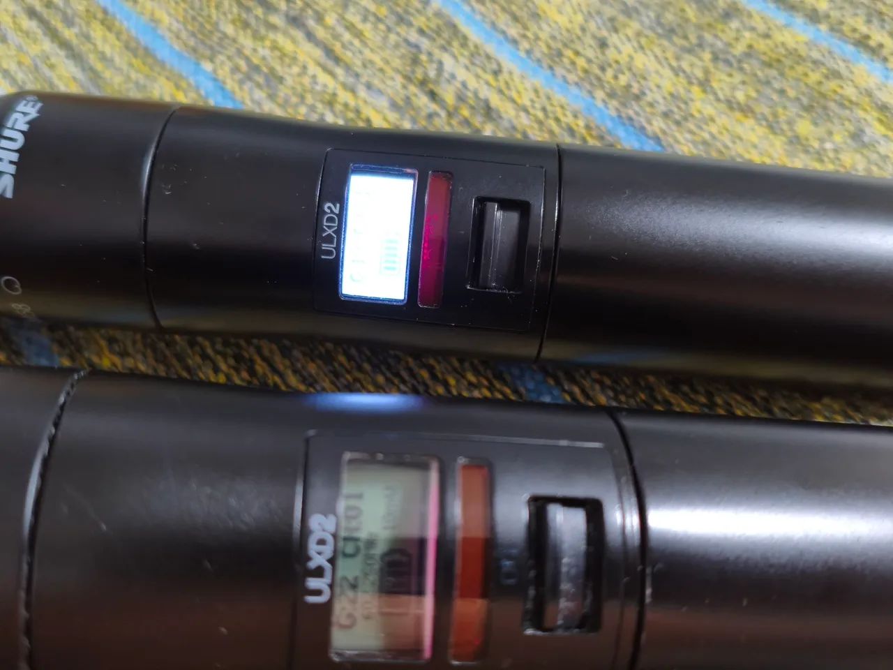 2 Microfones Sem Fio Transmissor De Mão Shure Ulxd2 Sm58 J50 - Foto 3