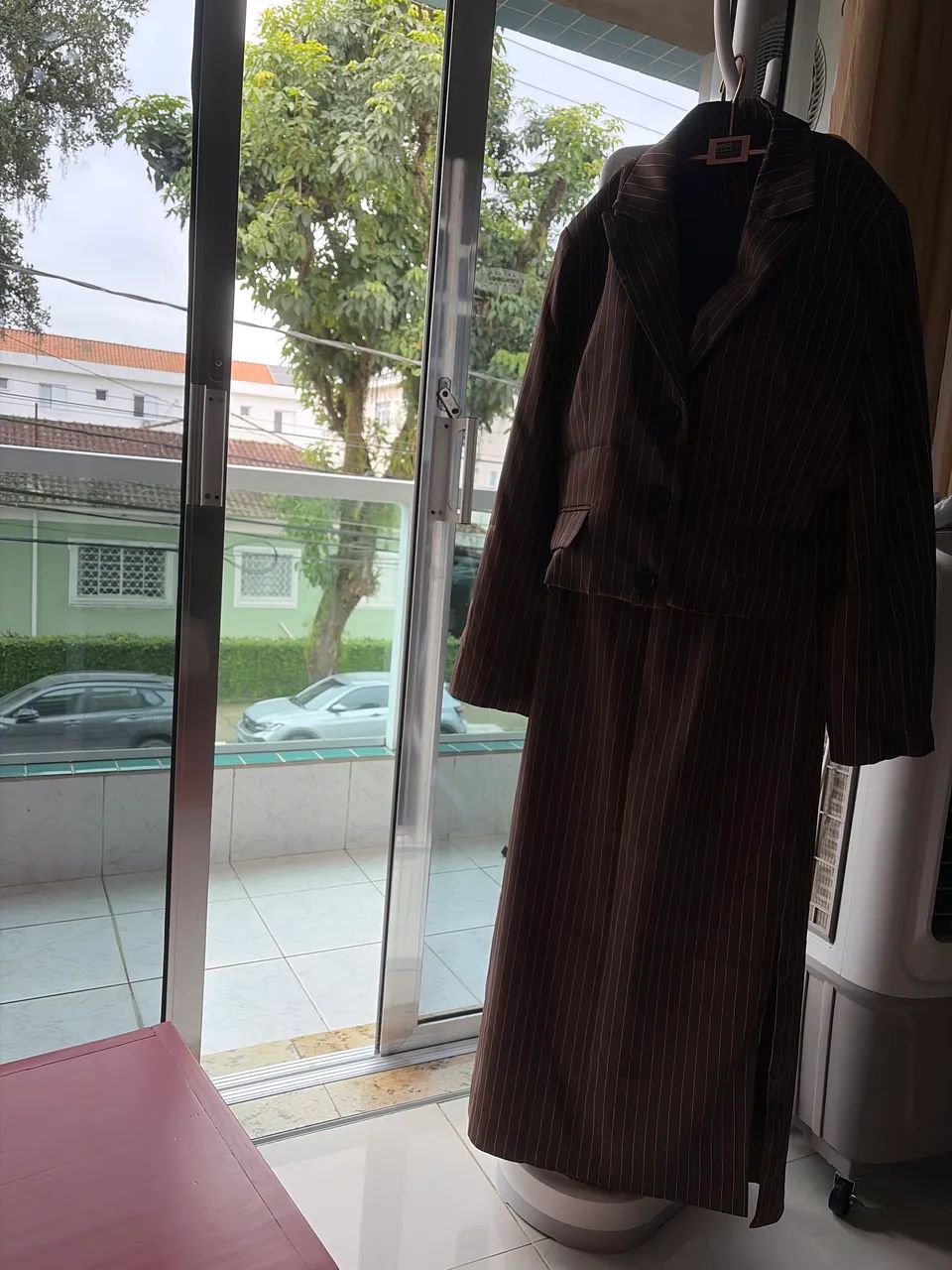 Conjunto de saia e blazer feminino 