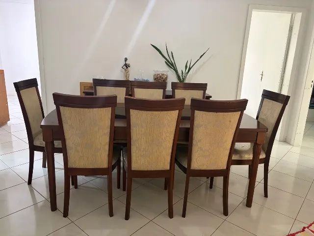 Mesa de Jantar com 8 cadeiras e buffet em madeira maciça  - Foto 5