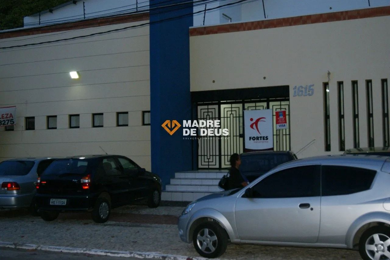 EXCELENTE PRÉDIO COMERCIAL - IDEAL PARA COLÉGIO / FACULDADE / SALAS COMERCIAIS OU CLÍNICAS - Foto 2
