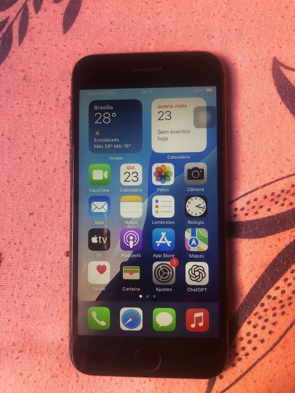 VENDE-SE IPHONE SE 2 GERAÇÃO BOM PRA XITA NO FREE FIRE - Foto 4