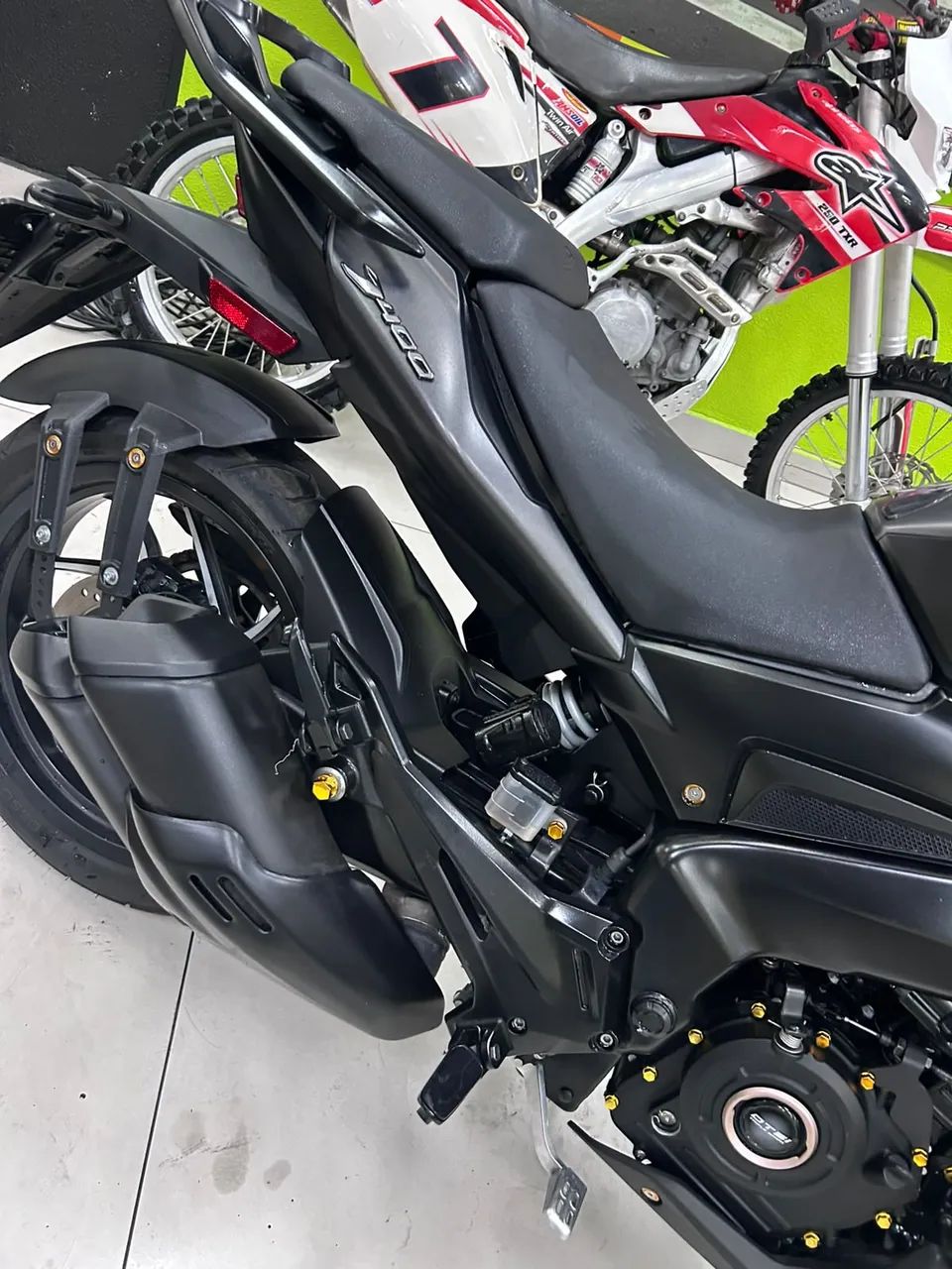 BAJAJ DOMINAR 400 - Foto 2