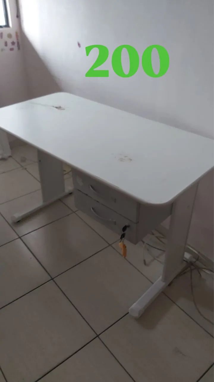 Guarda roupa, mesa  - Foto 4