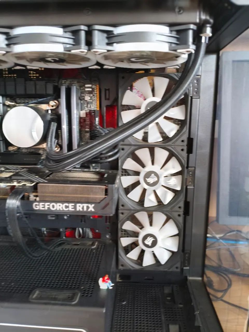 PC GAMER MONSTRO - CORE I5 14600KF - RTX 5070 12GB - 64GB DDR5 - 5 MESES DE USO! - Foto 2