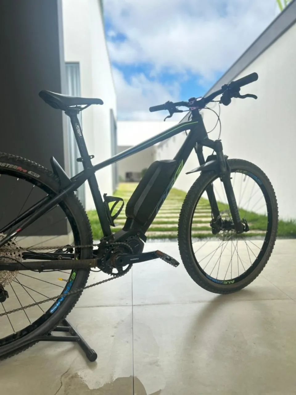 Bicicleta Elétrica OGGI 8.3 - SO PEGAR E ANDAR - Foto 3
