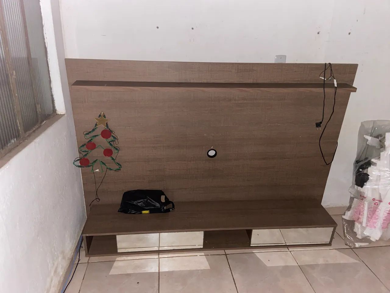 Rack grande com divisórias em vido espelhado, e luz - Foto 5