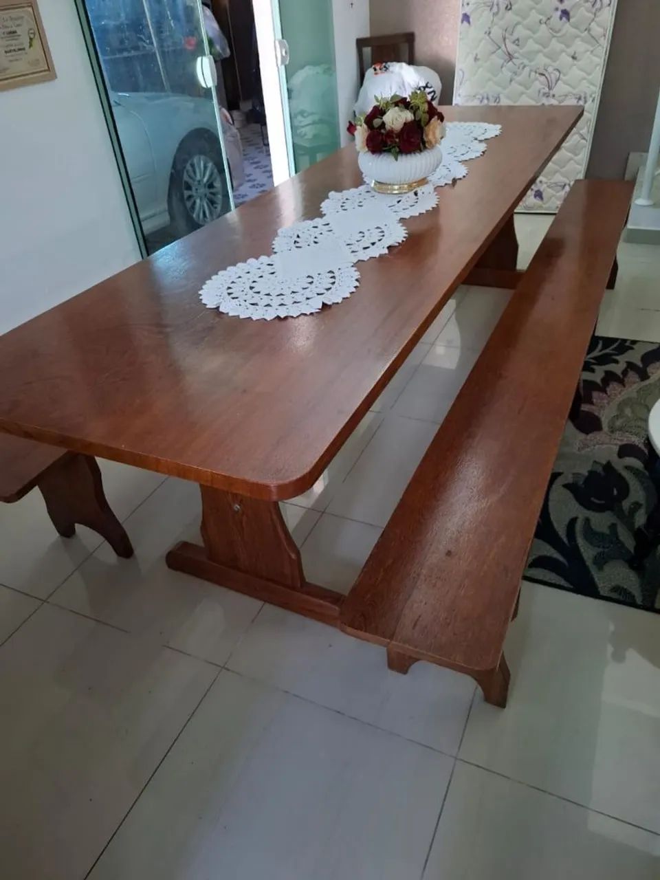 Mesa e bancos de madeira angelim  - Foto 2