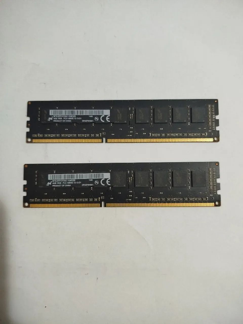 2 memórias Ram 4gb .
