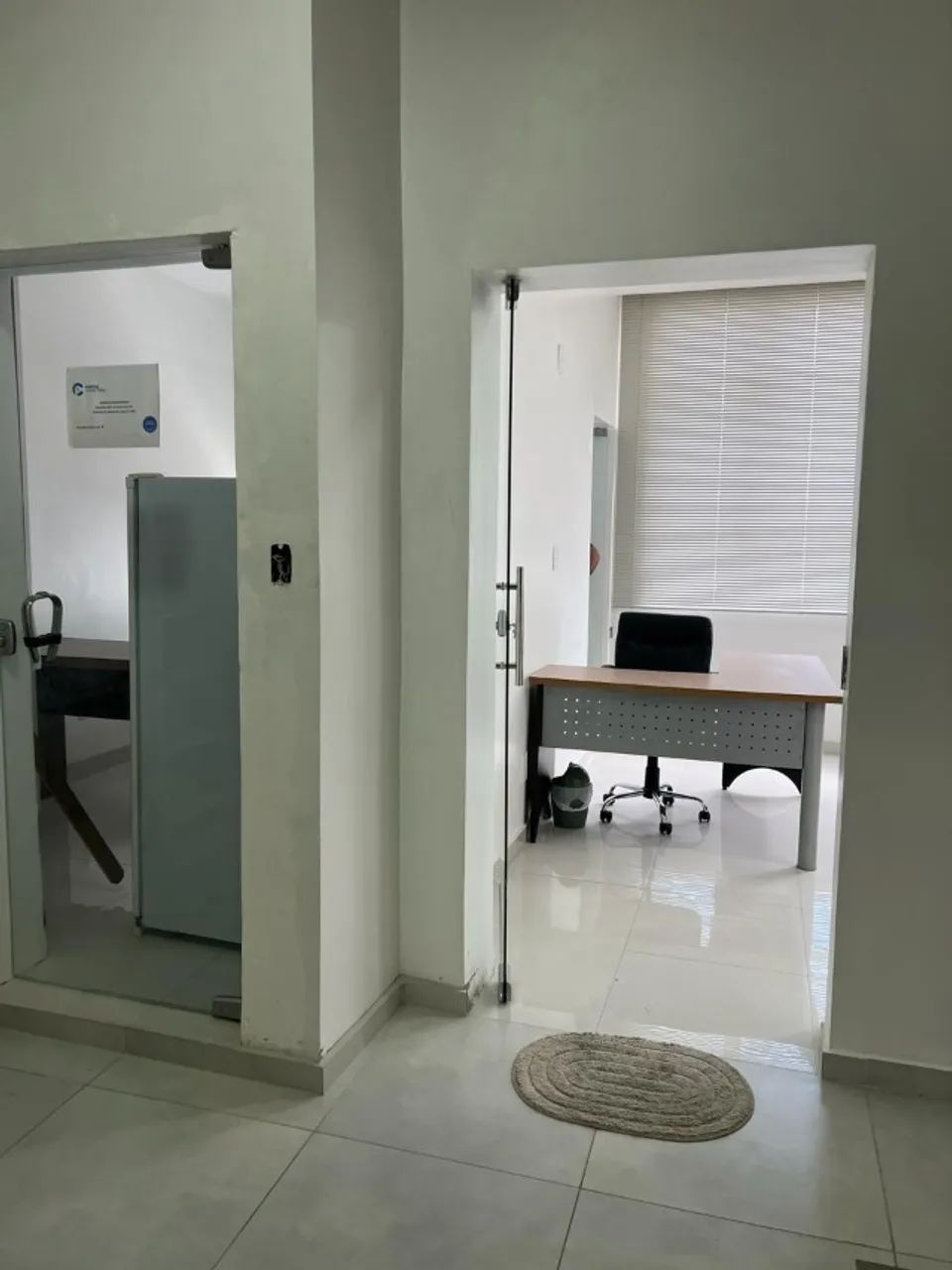 ALUGO SALA COMERCIAL MOBILIADA EM FRENTE AO BRADESCO - Foto 3