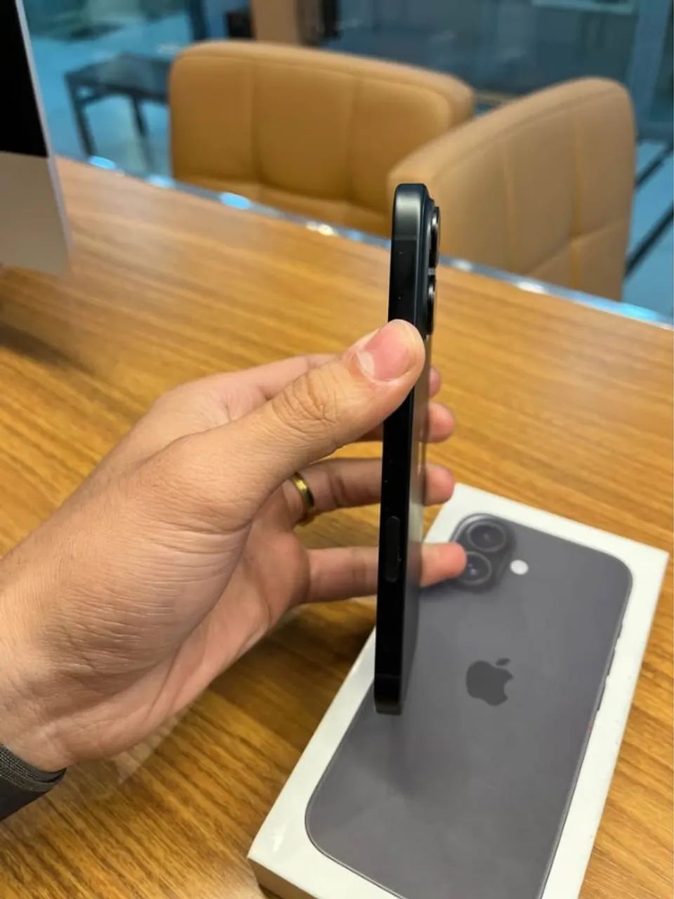 (Passo cartão) iPhone 16 128gb 89% em perfeito estado com caixa!  - Foto 3
