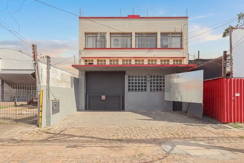 Prédio Comercial com entrada para caminhão