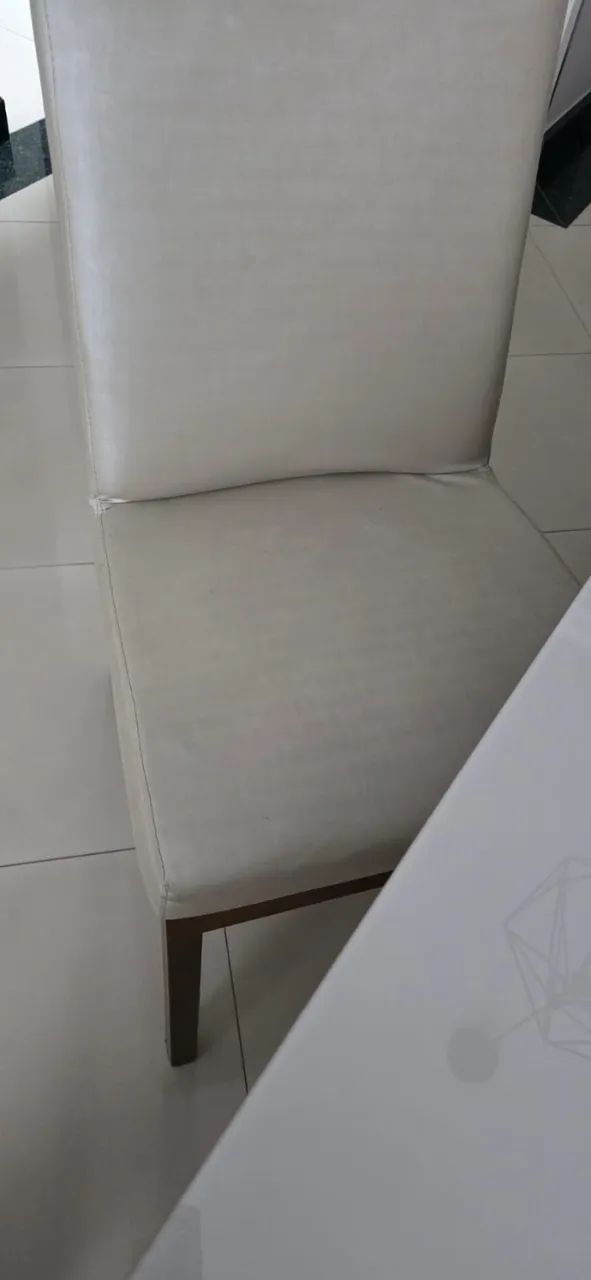 Sala de jantar em laca, completa - Mesa, 6 cadeiras e 1 Aparador - Foto 3