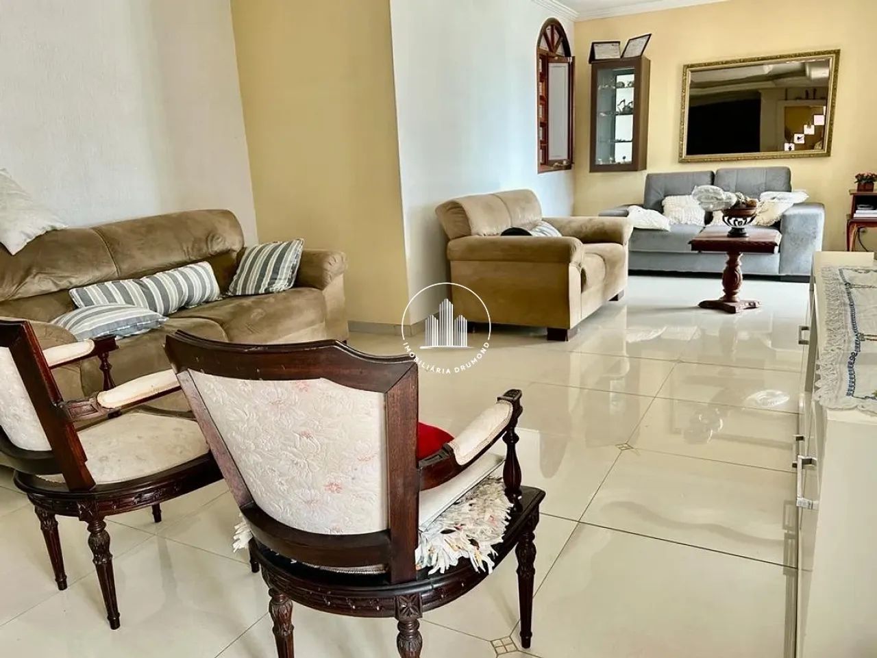 Casa 4 Quartos com 1 Suíte, 260m² e piscina - Capoeiras. - JMS - Foto 2