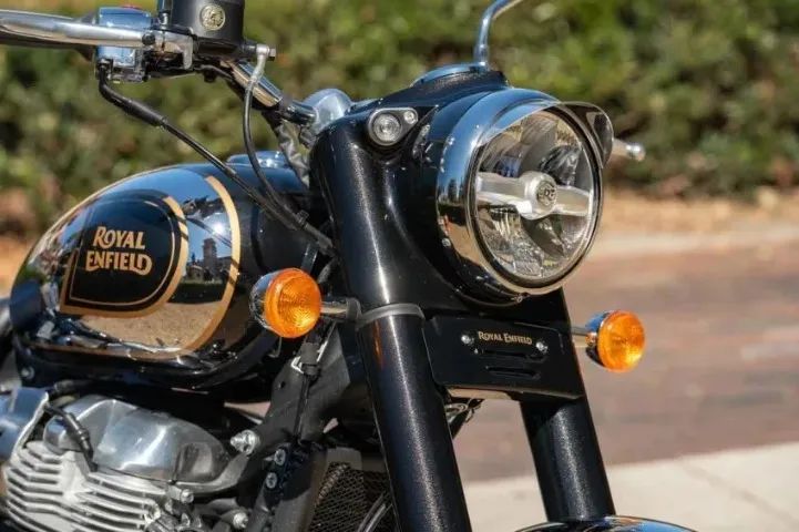 Classic 650CC Chrome Black com apenas 300KM  - Foto 3