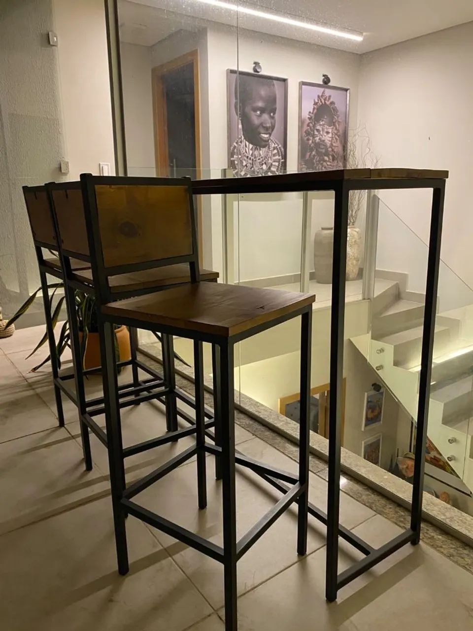 Aparador com banquetas - Foto 2