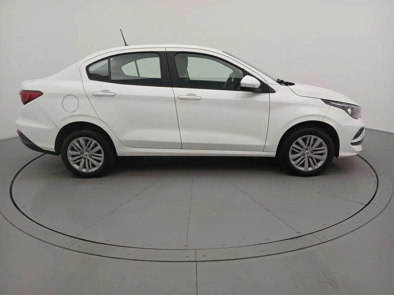 Fiat Cronos DRIVE 1.3 8V Flex Aut., foto 6 de 18