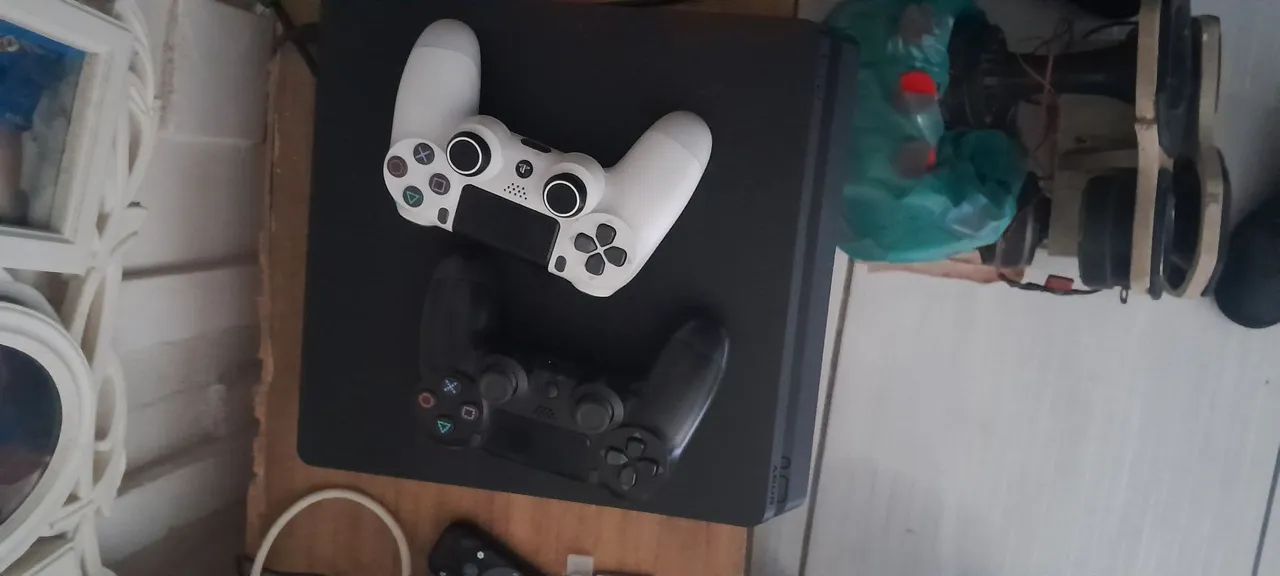 Ps4 desbloqueado com1 tera e meio e vários jogos  - Foto 5