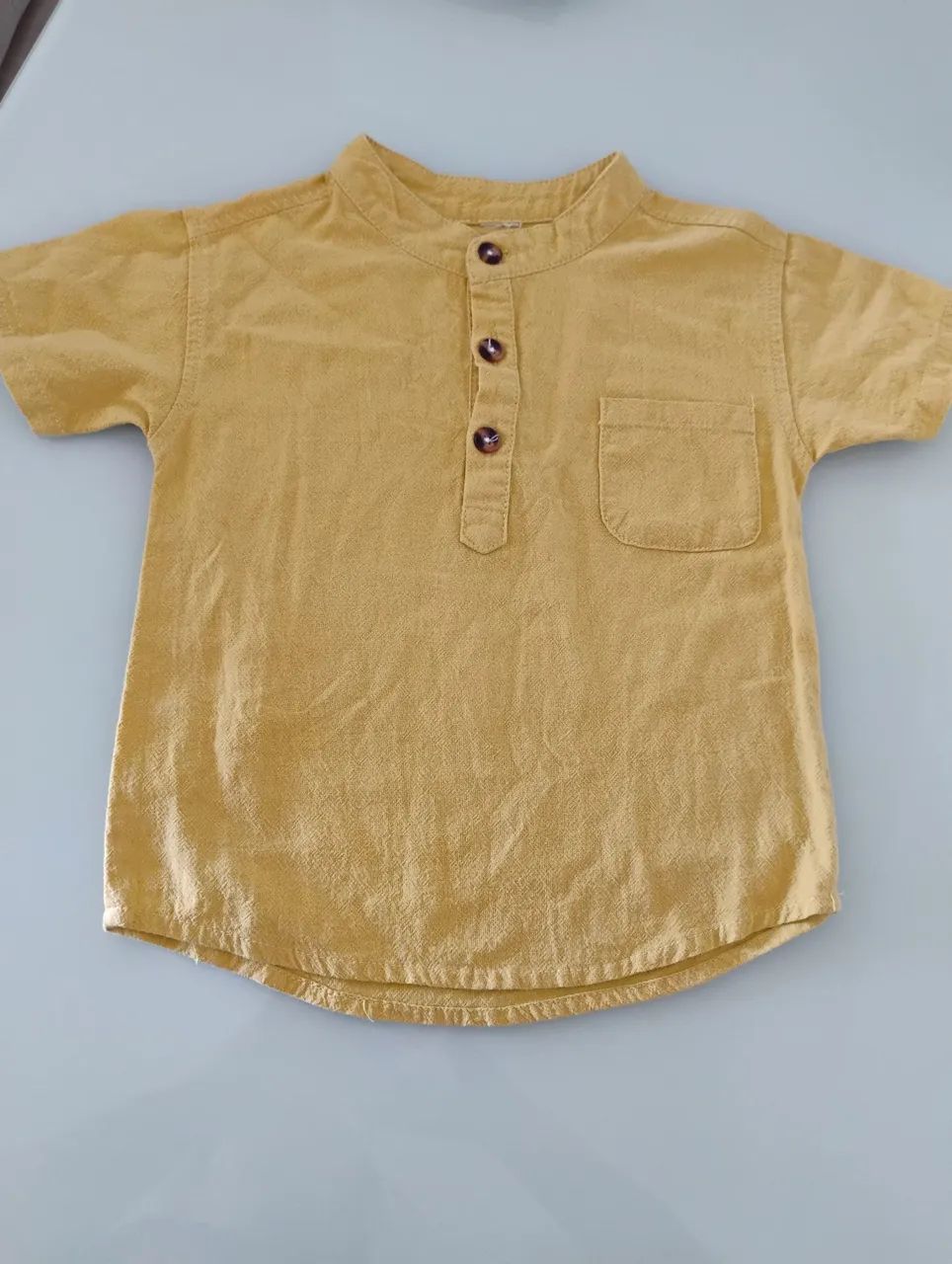 Camisa Manga Curta com Bolso e Botões