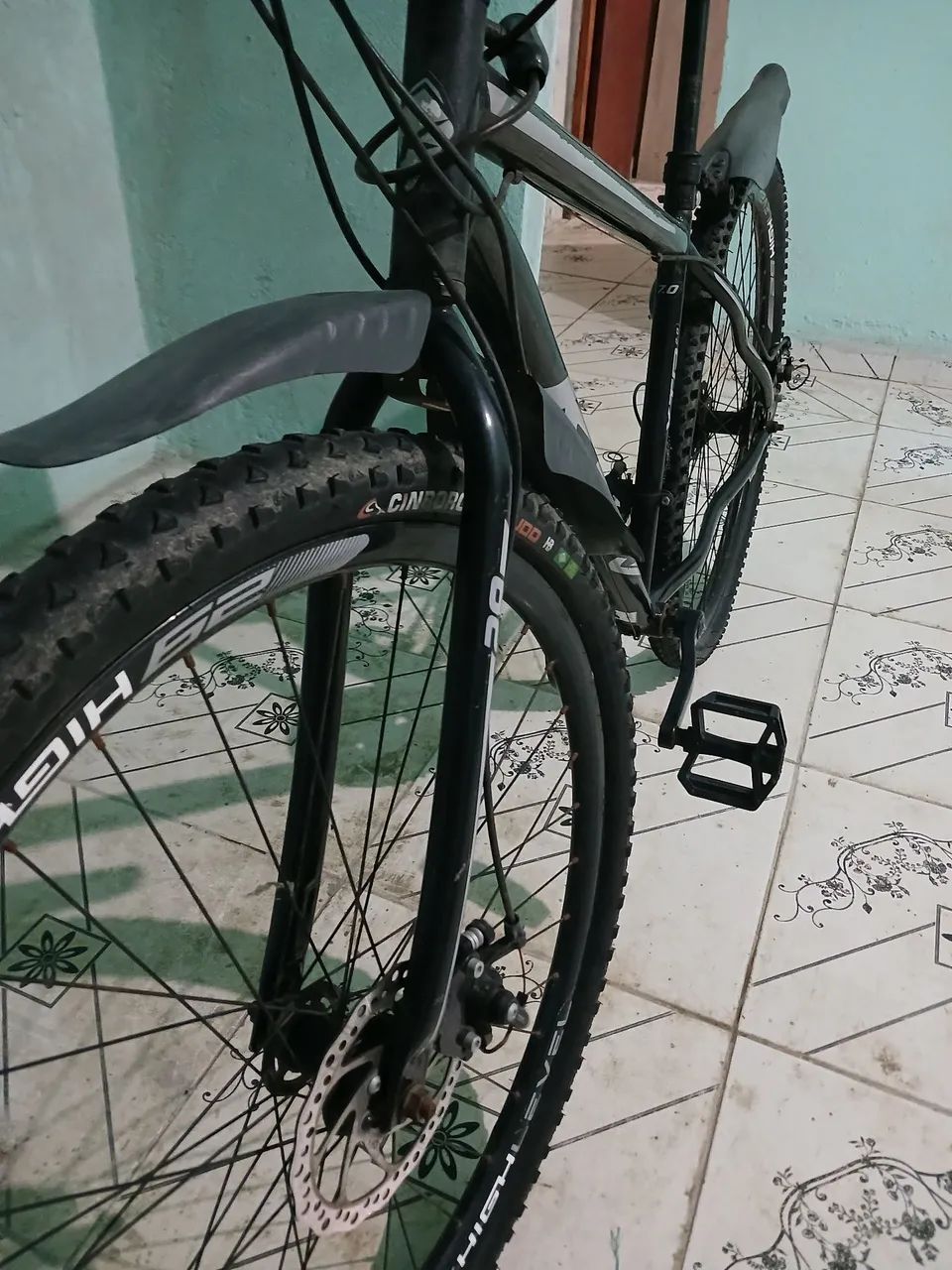Bicicleta aro 29 usada - Foto 2