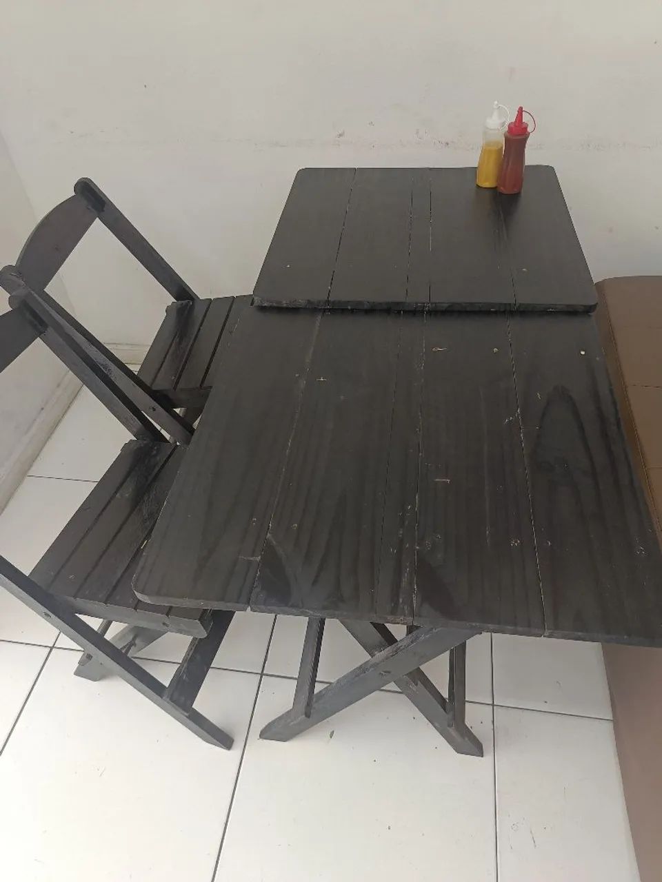 Vendo mesas e cadeiras 