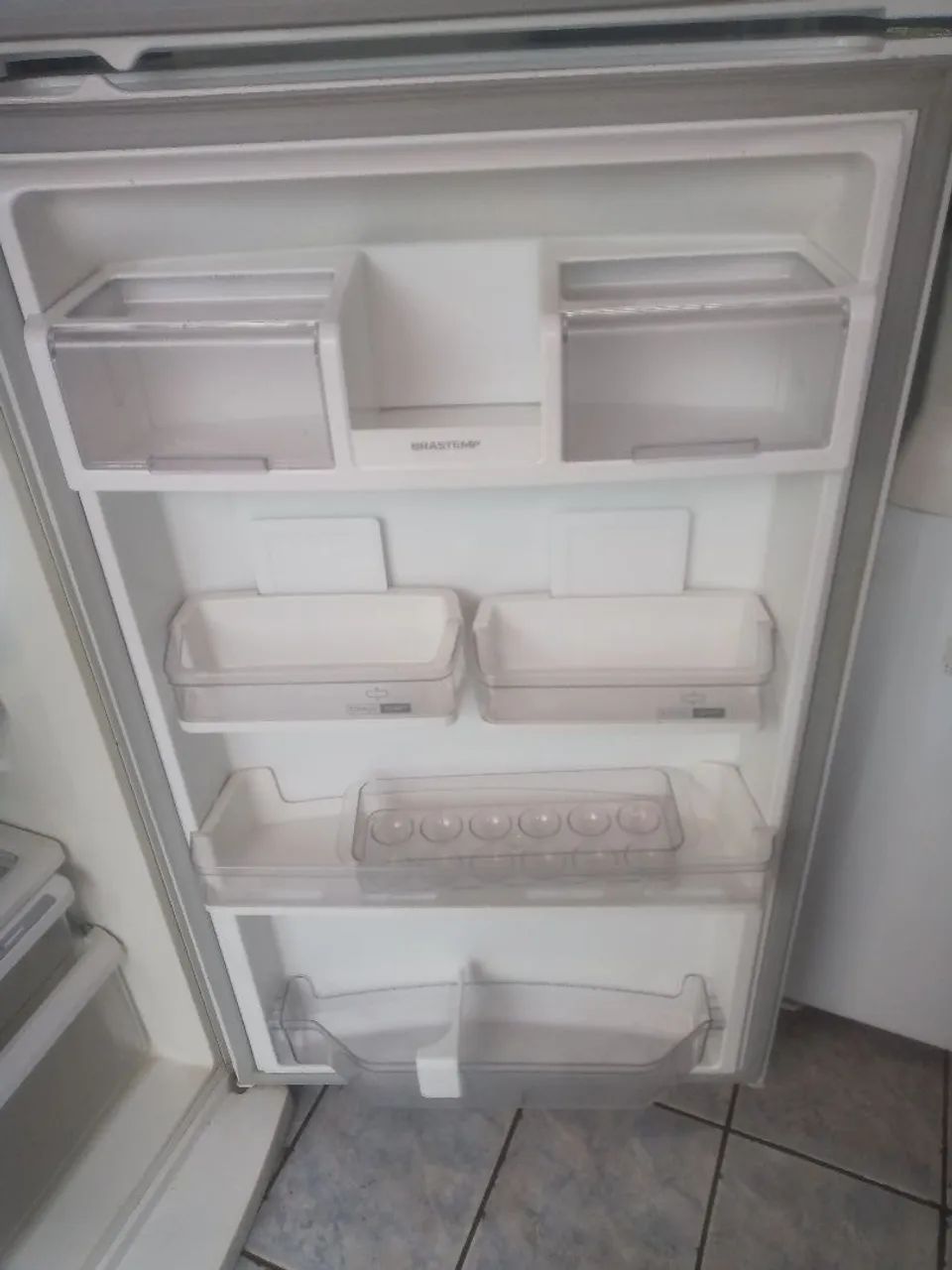 Geladeira duplex Frost Free 220 Wts 490 litros modelo BRM 46. - Foto 3