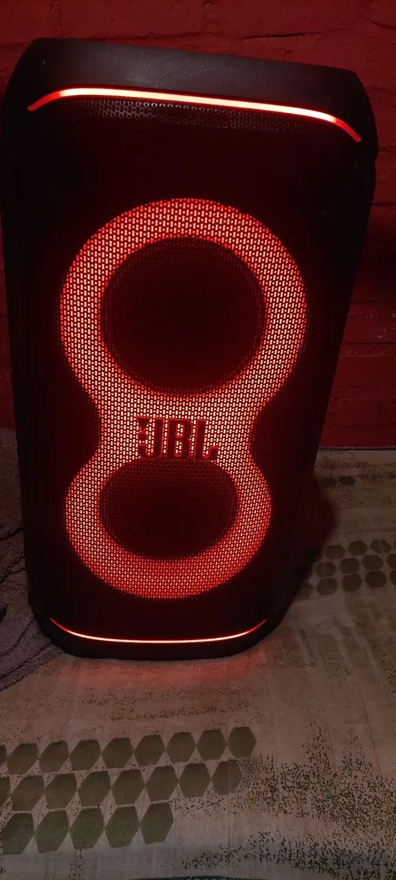 Caixa JBL 320