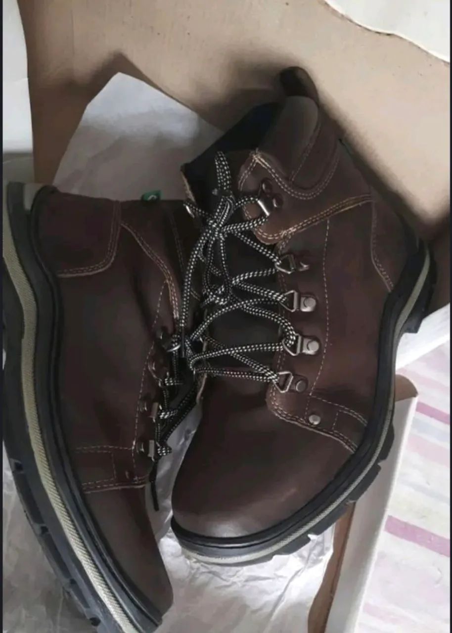 Bota coturno em couro marrom - Foto 2
