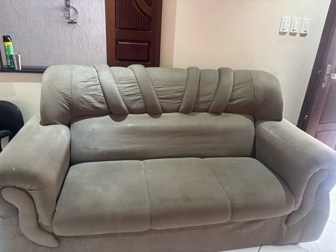 VENDEM-SE 3 SOFÁS  EM PERFEITO ESTADO! - Foto 4