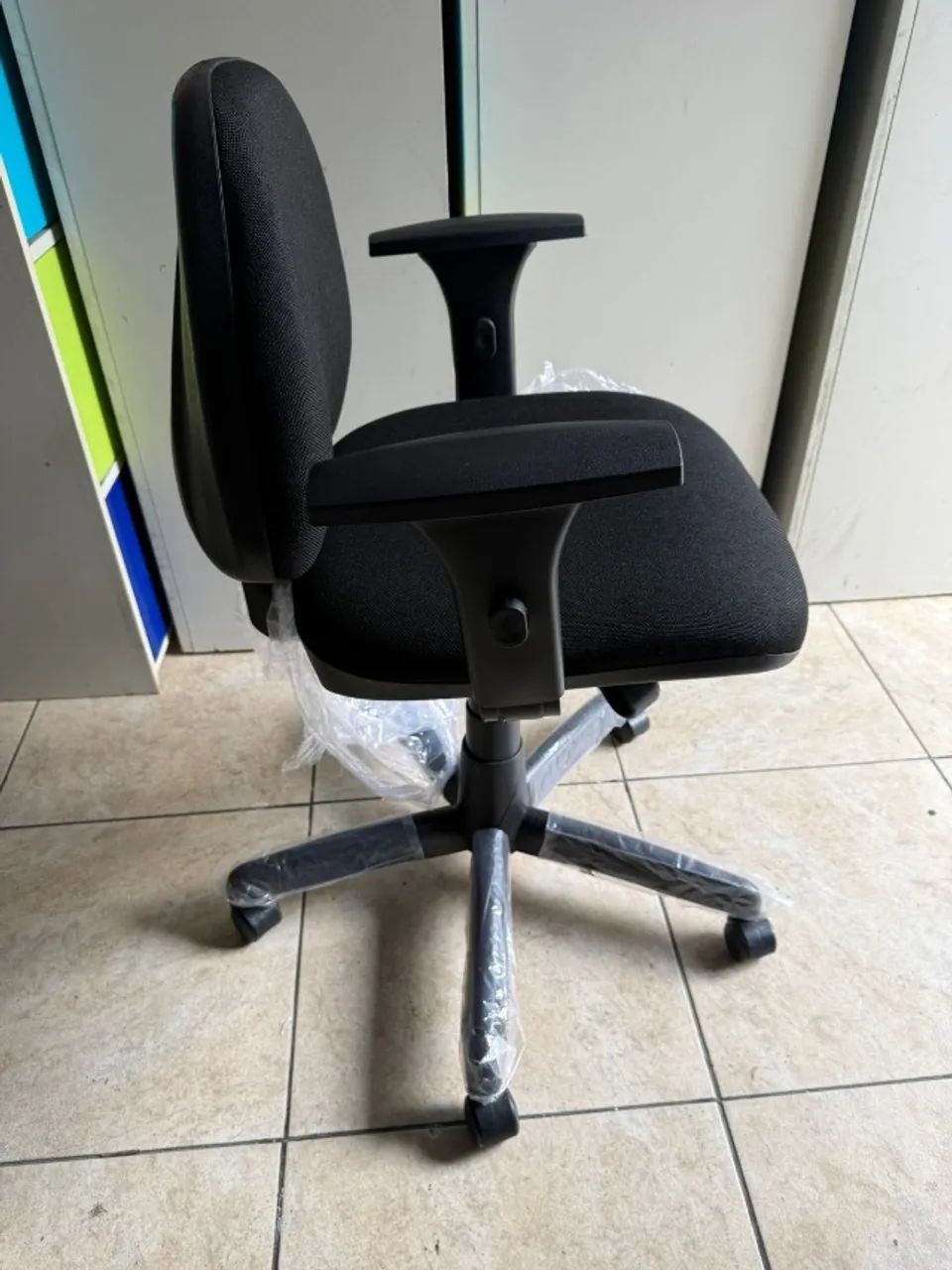 Cadeira para Escritório Ergonômica NR17 - Flexform - Cor. Preta - Foto 3
