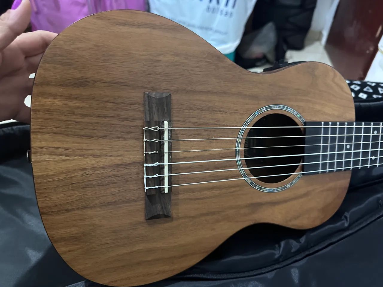 Ukulele 6 cordas Caramel  - Foto 3